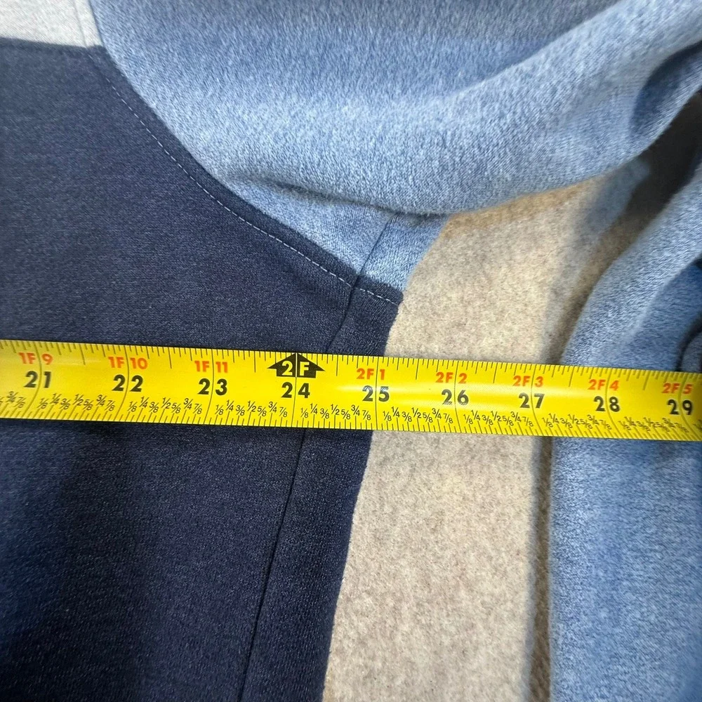 IZOD Advantage Performance Mens XL Sweatshirt Colorblock Blue Crewneck Pullover